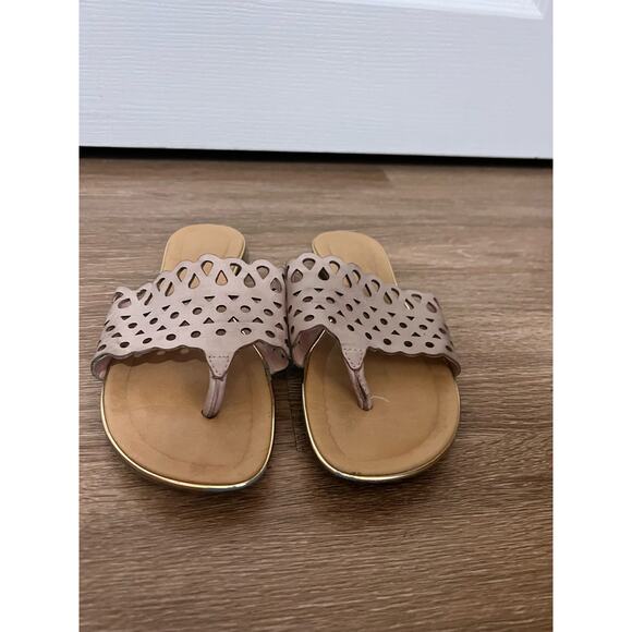 Tan Womans Thong Sandals Size 7.5 - Picture 4 of 16